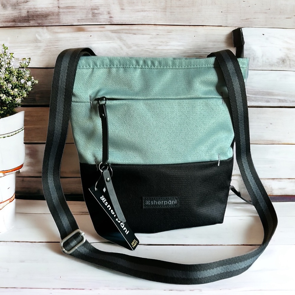 Reposted-Sherpani Mint and Black Two-Tone Crossbody Bag (used no tags)